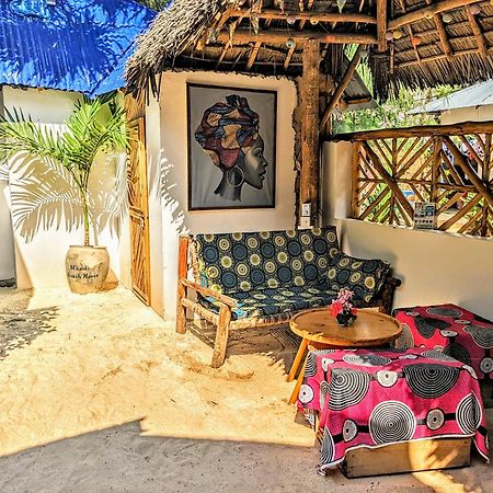 Mkadi Beach House Hotel นูงวี ภายนอก รูปภาพ