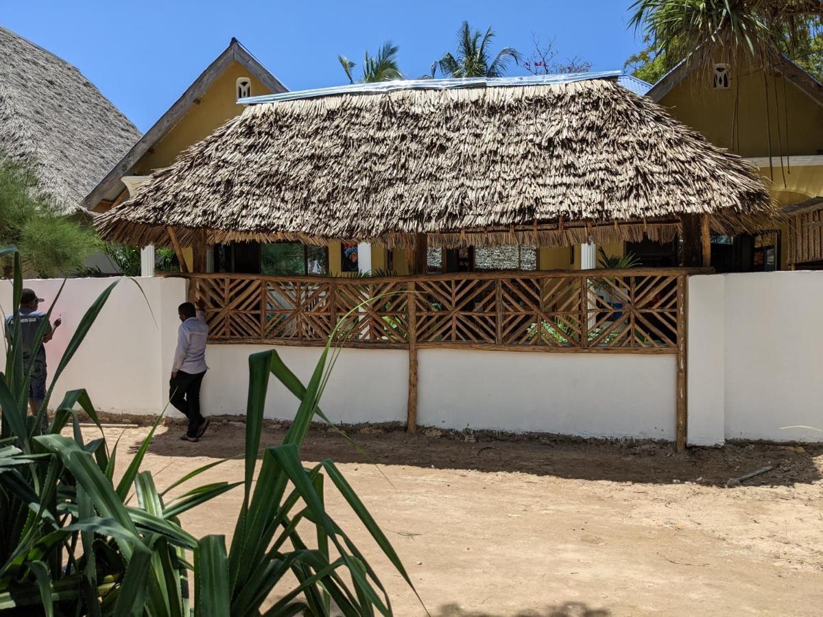 Mkadi Beach House Hotel นูงวี ภายนอก รูปภาพ