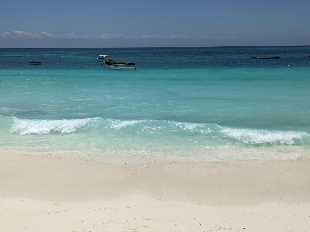 Mkadi Beach House Hotel นูงวี ภายนอก รูปภาพ