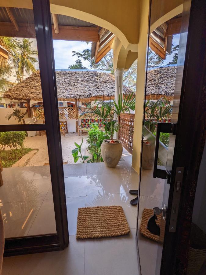 Mkadi Beach House Hotel นูงวี ภายนอก รูปภาพ