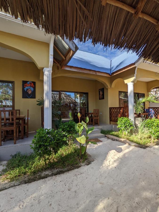 Mkadi Beach House Hotel นูงวี ภายนอก รูปภาพ