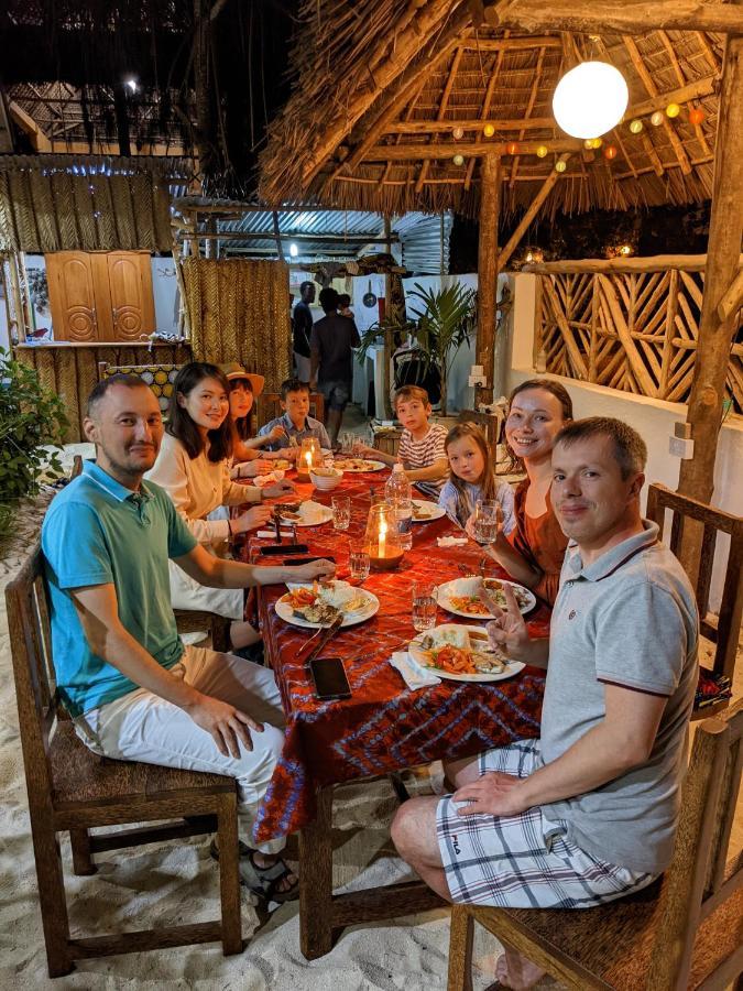 Mkadi Beach House Hotel นูงวี ภายนอก รูปภาพ