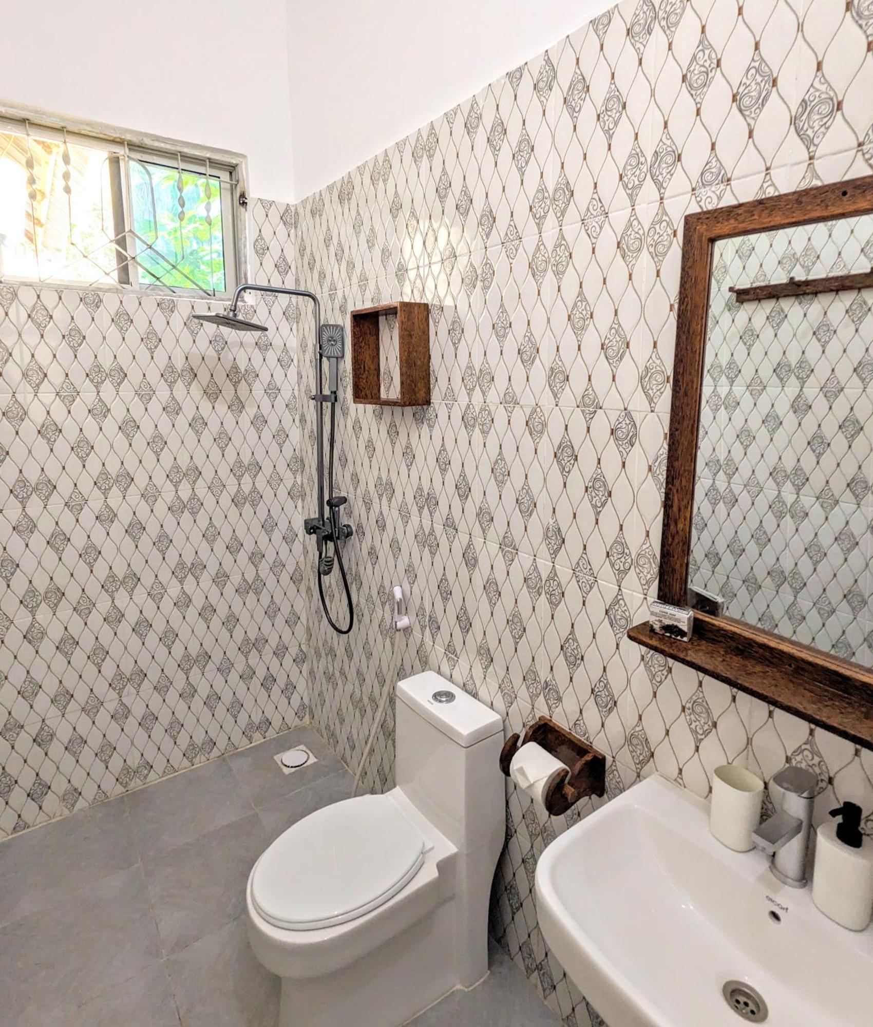 Mkadi Beach House Hotel นูงวี ภายนอก รูปภาพ